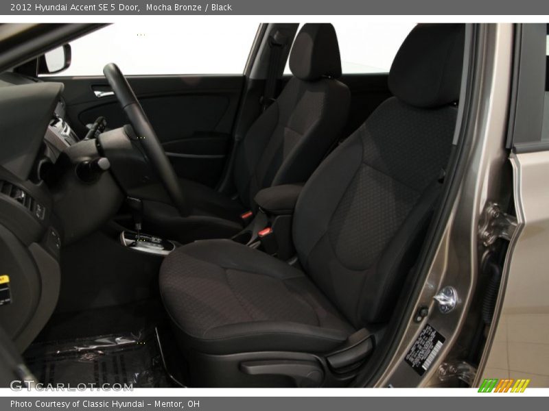 Mocha Bronze / Black 2012 Hyundai Accent SE 5 Door