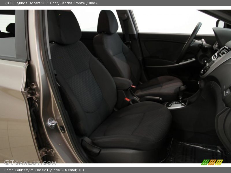 Mocha Bronze / Black 2012 Hyundai Accent SE 5 Door
