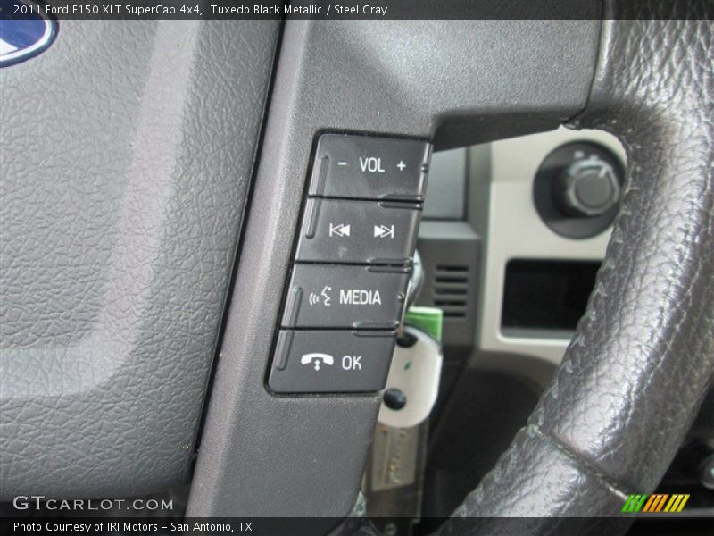Tuxedo Black Metallic / Steel Gray 2011 Ford F150 XLT SuperCab 4x4