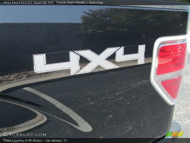 Tuxedo Black Metallic / Steel Gray 2011 Ford F150 XLT SuperCab 4x4