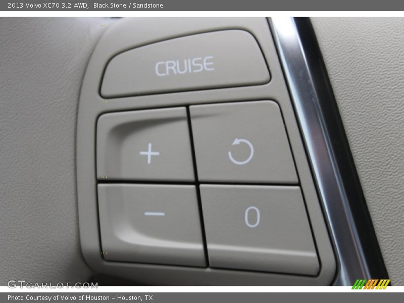 Controls of 2013 XC70 3.2 AWD