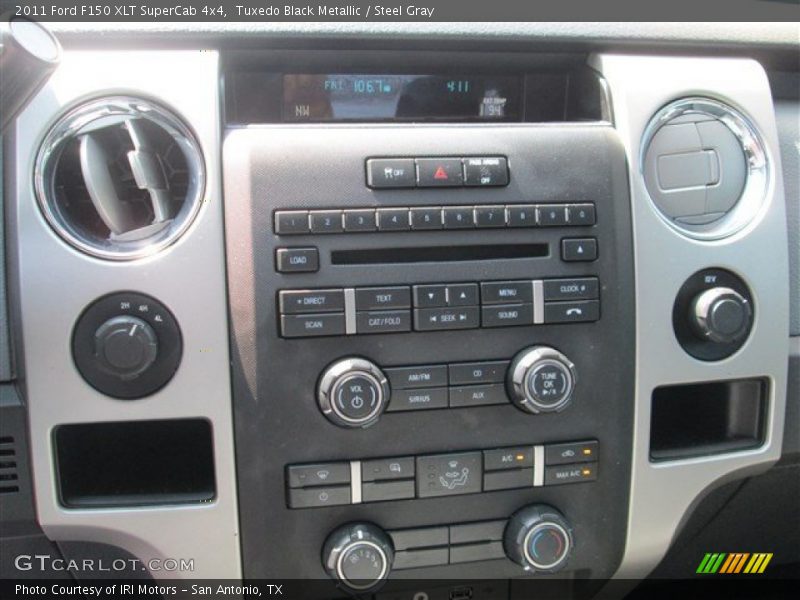Tuxedo Black Metallic / Steel Gray 2011 Ford F150 XLT SuperCab 4x4