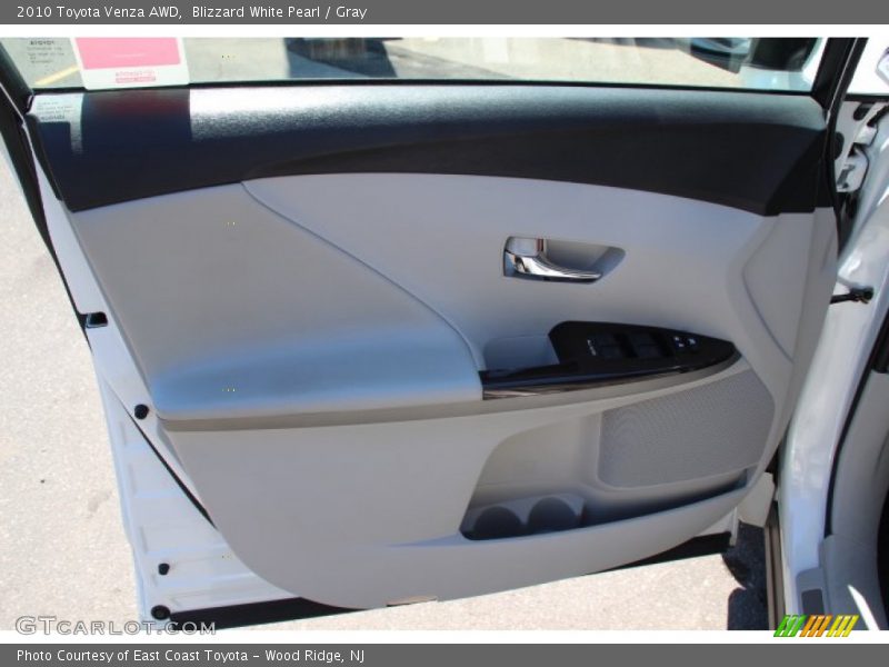Blizzard White Pearl / Gray 2010 Toyota Venza AWD