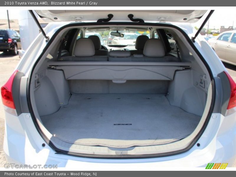 Blizzard White Pearl / Gray 2010 Toyota Venza AWD