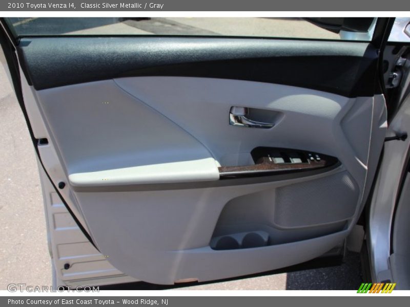 Classic Silver Metallic / Gray 2010 Toyota Venza I4
