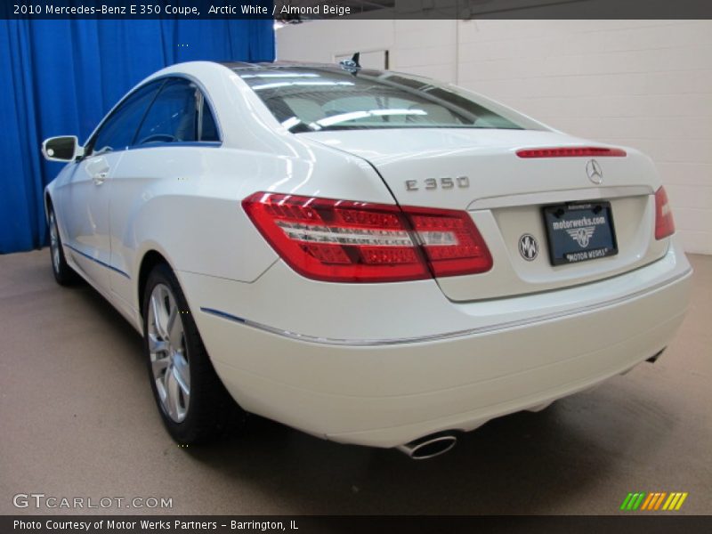 Arctic White / Almond Beige 2010 Mercedes-Benz E 350 Coupe