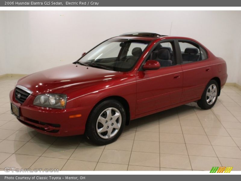 Front 3/4 View of 2006 Elantra GLS Sedan