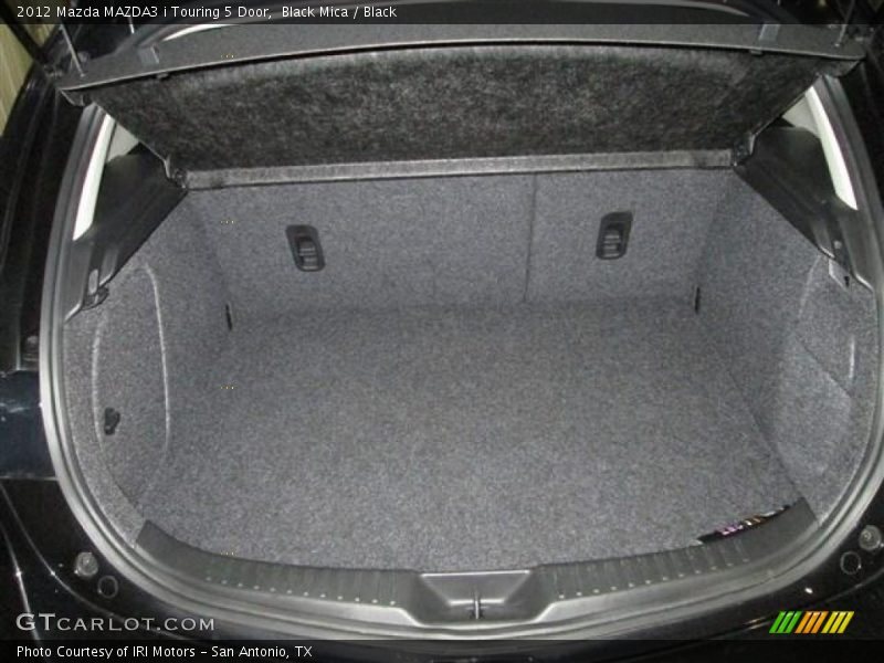  2012 MAZDA3 i Touring 5 Door Trunk