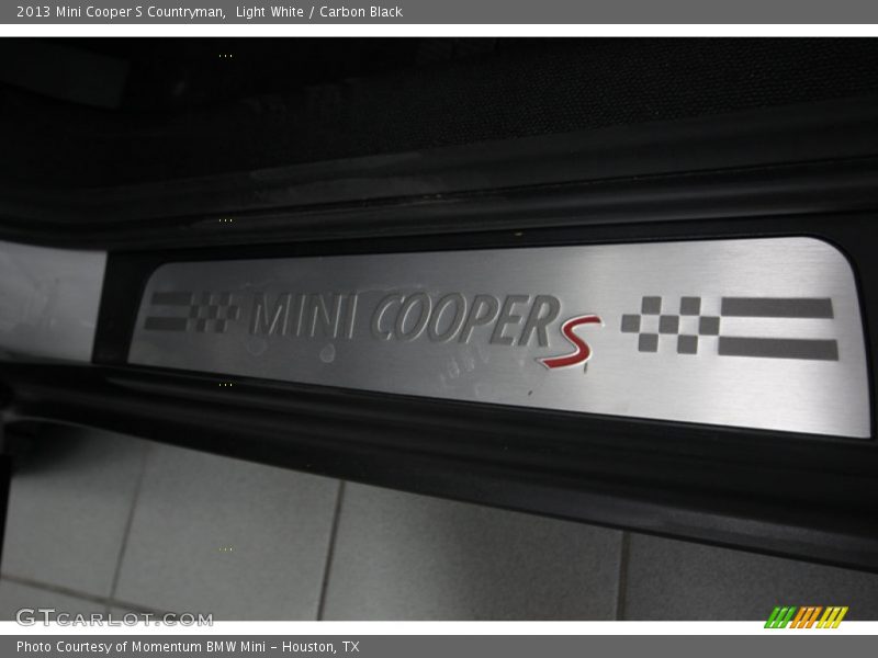 Light White / Carbon Black 2013 Mini Cooper S Countryman