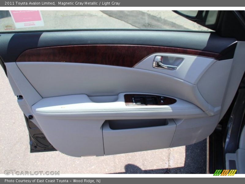 Magnetic Gray Metallic / Light Gray 2011 Toyota Avalon Limited