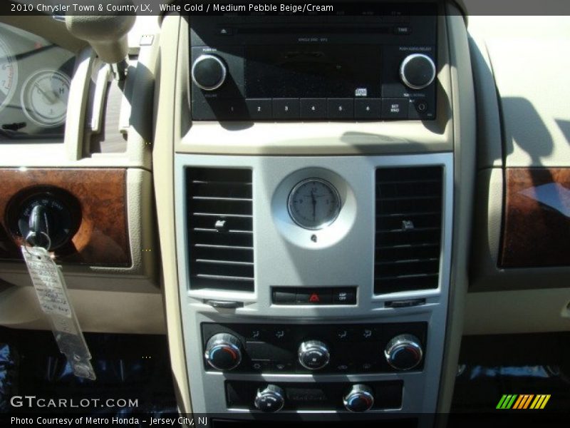 White Gold / Medium Pebble Beige/Cream 2010 Chrysler Town & Country LX