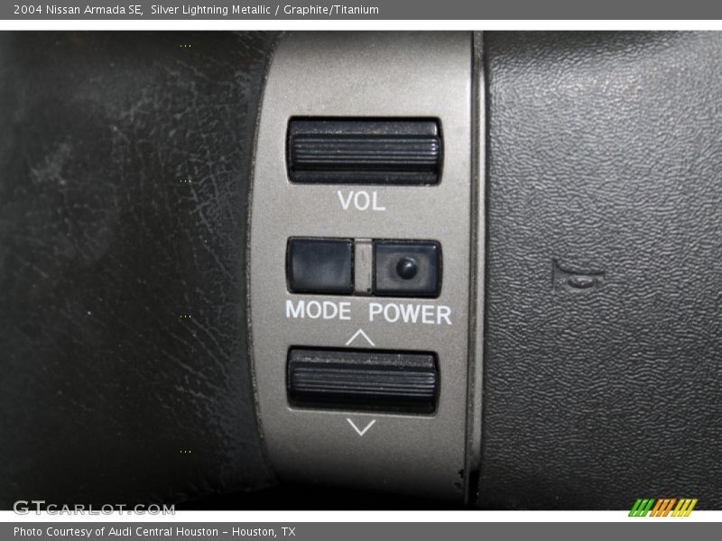 Silver Lightning Metallic / Graphite/Titanium 2004 Nissan Armada SE