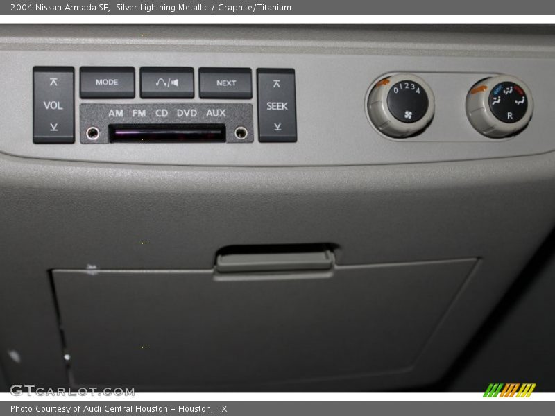 Silver Lightning Metallic / Graphite/Titanium 2004 Nissan Armada SE