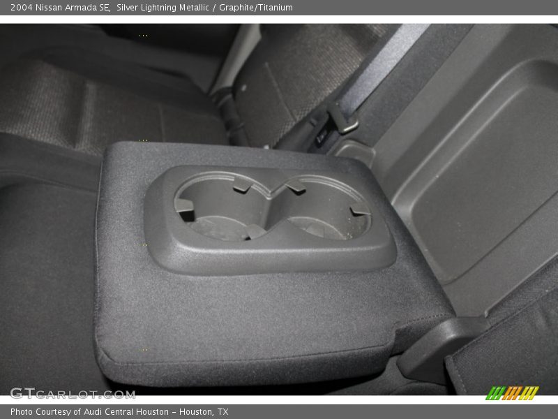 Silver Lightning Metallic / Graphite/Titanium 2004 Nissan Armada SE