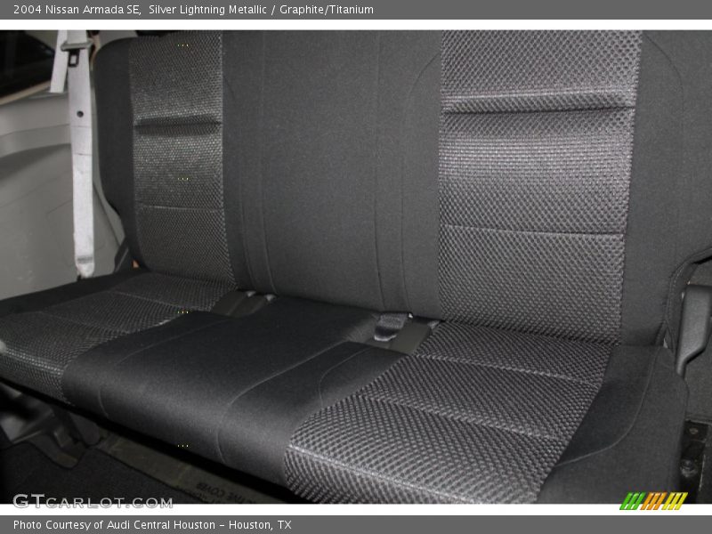 Silver Lightning Metallic / Graphite/Titanium 2004 Nissan Armada SE