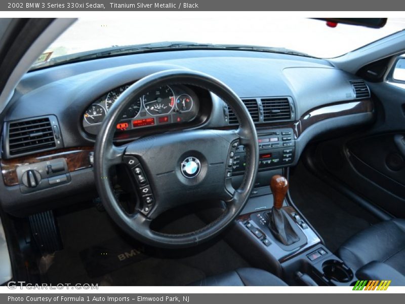 Dashboard of 2002 3 Series 330xi Sedan