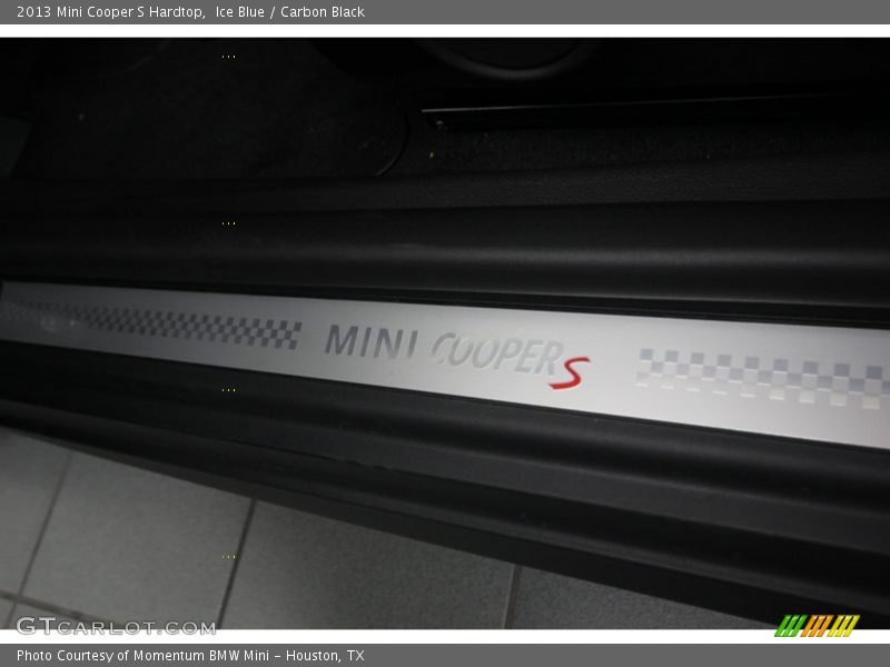 Ice Blue / Carbon Black 2013 Mini Cooper S Hardtop
