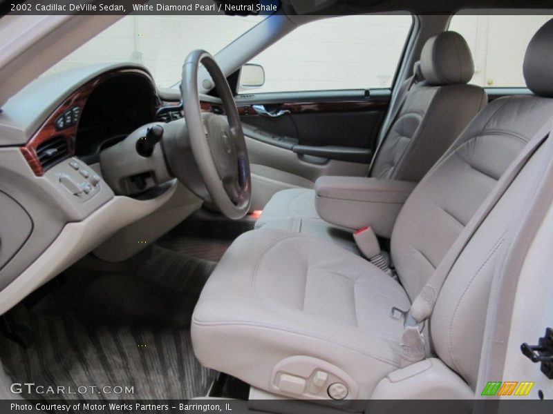 White Diamond Pearl / Neutral Shale 2002 Cadillac DeVille Sedan