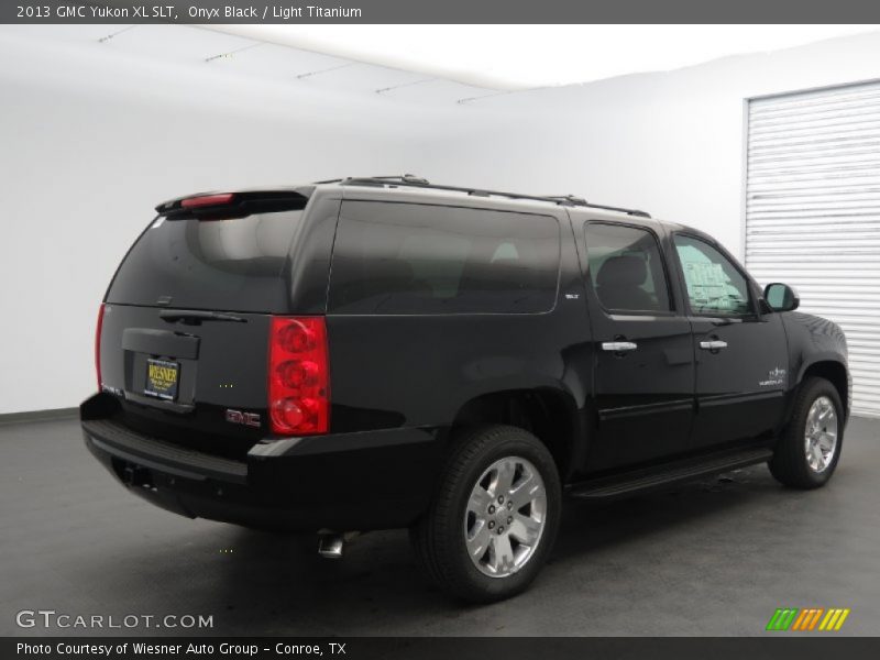 Onyx Black / Light Titanium 2013 GMC Yukon XL SLT
