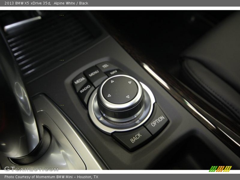 Alpine White / Black 2013 BMW X5 xDrive 35d