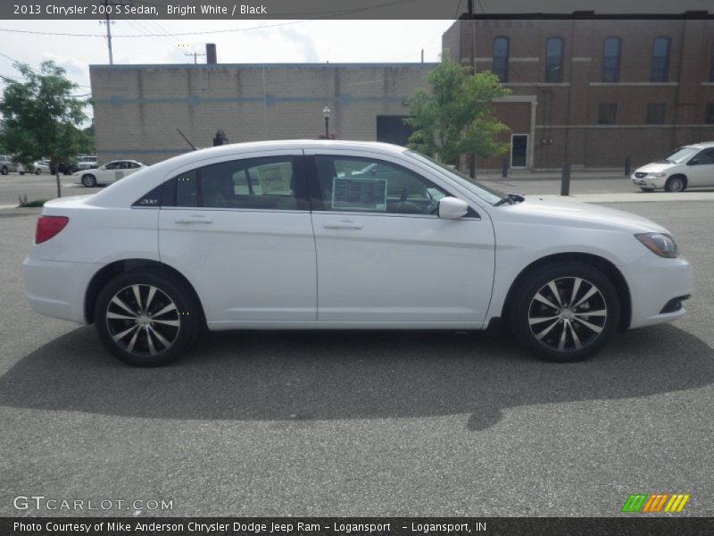 Bright White / Black 2013 Chrysler 200 S Sedan
