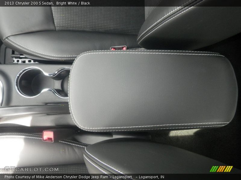 Bright White / Black 2013 Chrysler 200 S Sedan
