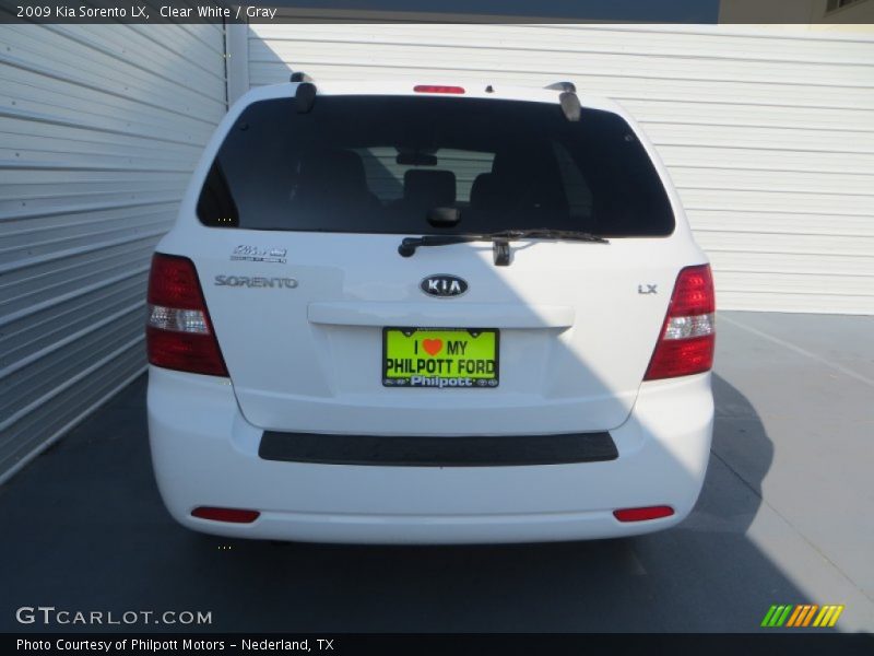 Clear White / Gray 2009 Kia Sorento LX