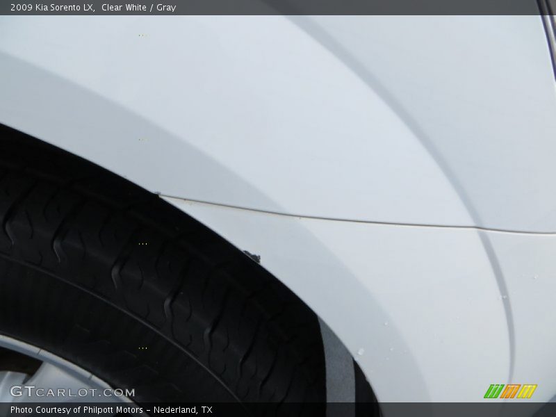 Clear White / Gray 2009 Kia Sorento LX