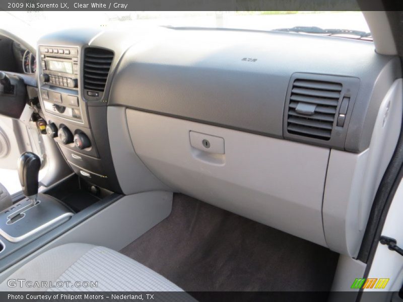 Clear White / Gray 2009 Kia Sorento LX