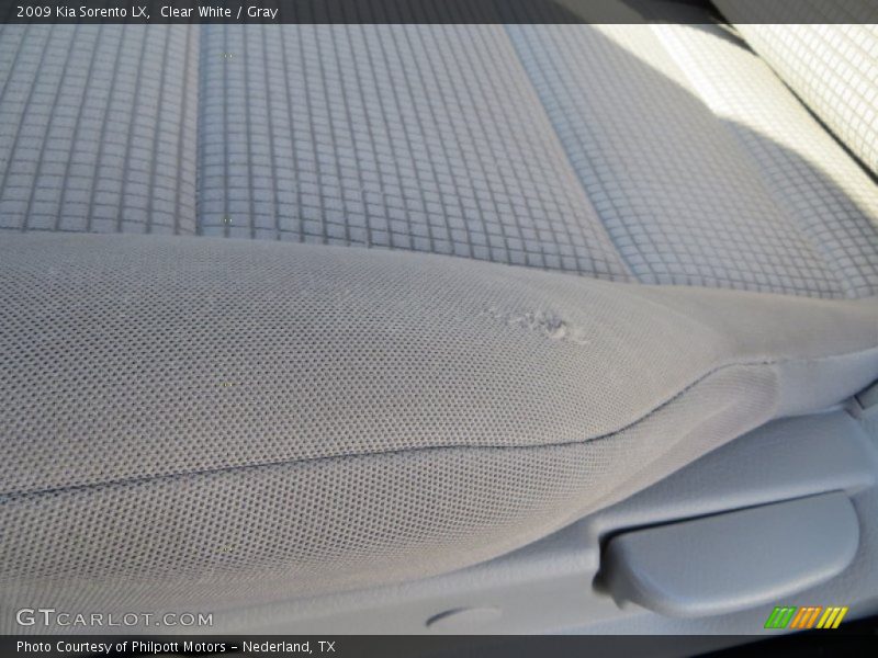 Clear White / Gray 2009 Kia Sorento LX