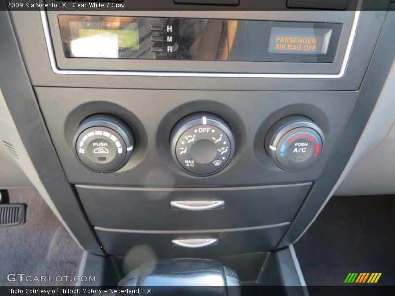 Clear White / Gray 2009 Kia Sorento LX