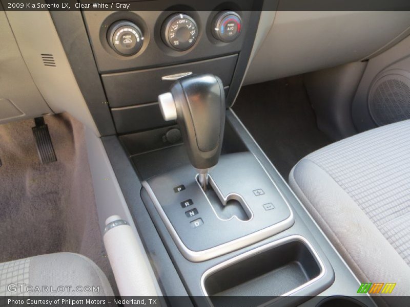 Clear White / Gray 2009 Kia Sorento LX