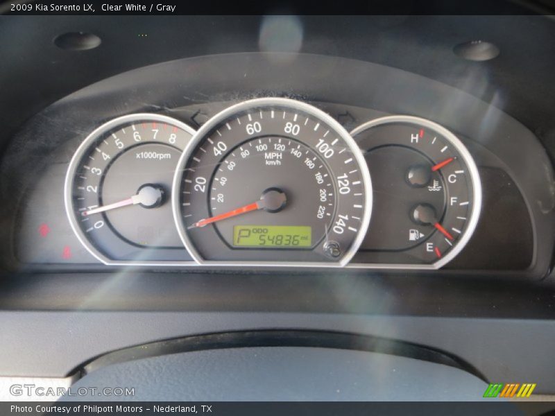 Clear White / Gray 2009 Kia Sorento LX