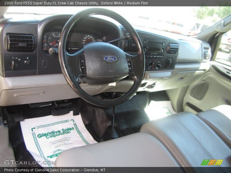 Oxford White / Medium Flint 2005 Ford F550 Super Duty XL Crew Cab Chassis Utility