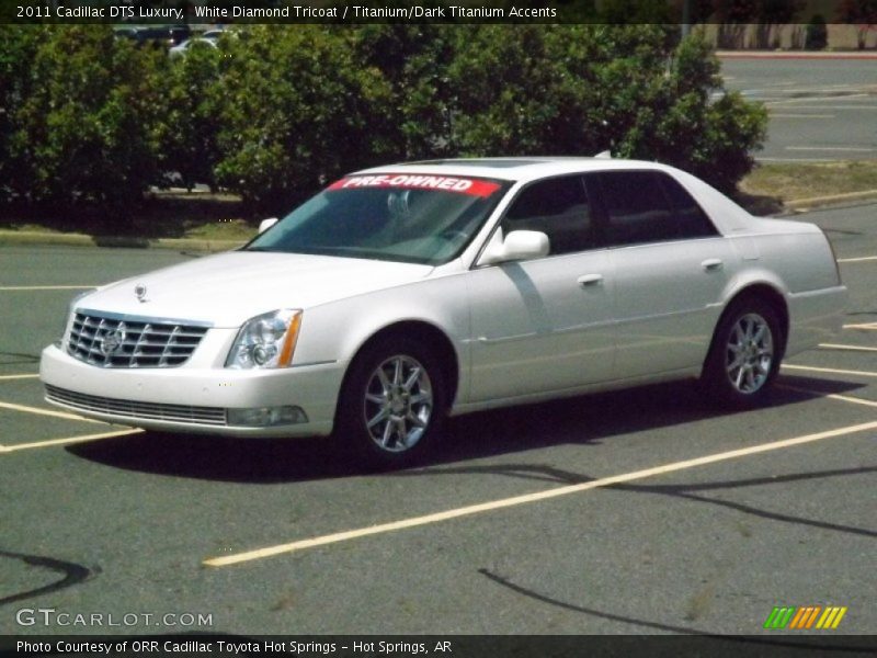 White Diamond Tricoat / Titanium/Dark Titanium Accents 2011 Cadillac DTS Luxury