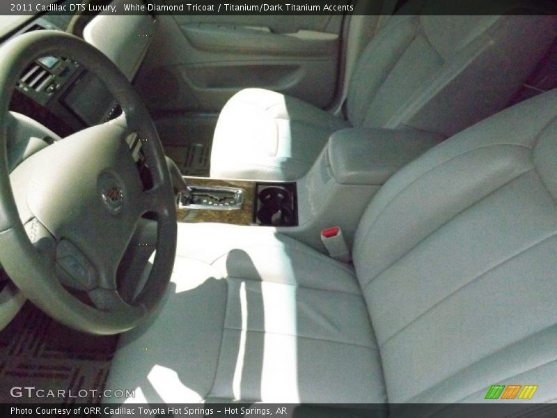 White Diamond Tricoat / Titanium/Dark Titanium Accents 2011 Cadillac DTS Luxury