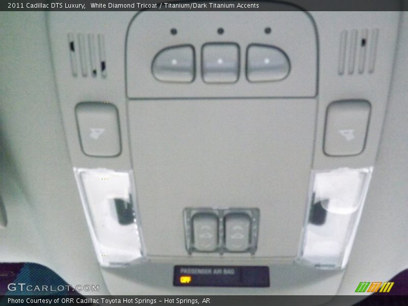 White Diamond Tricoat / Titanium/Dark Titanium Accents 2011 Cadillac DTS Luxury