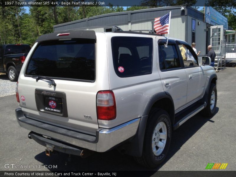 Beige Pearl Metallic / Oak 1997 Toyota 4Runner SR5 4x4