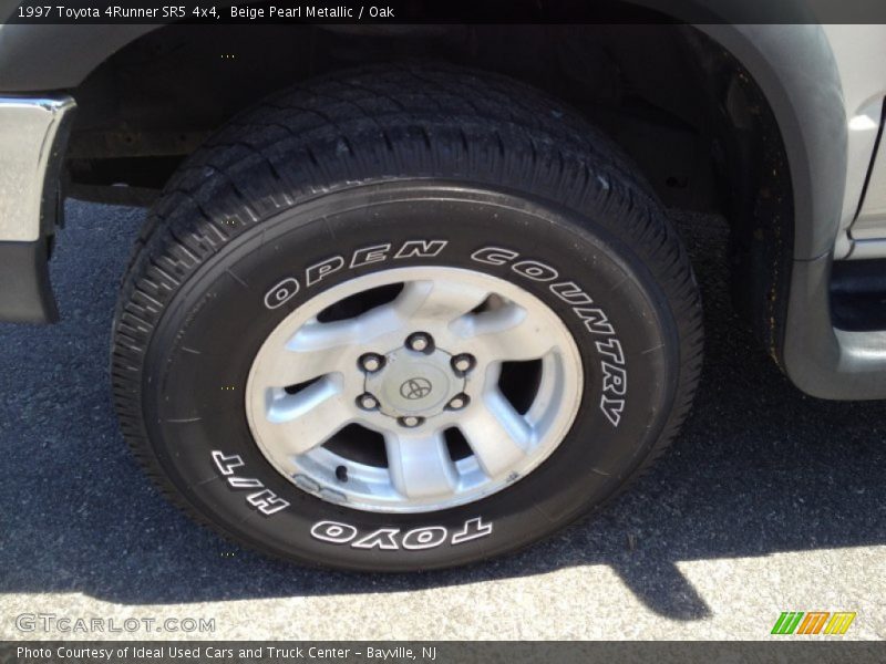 Beige Pearl Metallic / Oak 1997 Toyota 4Runner SR5 4x4