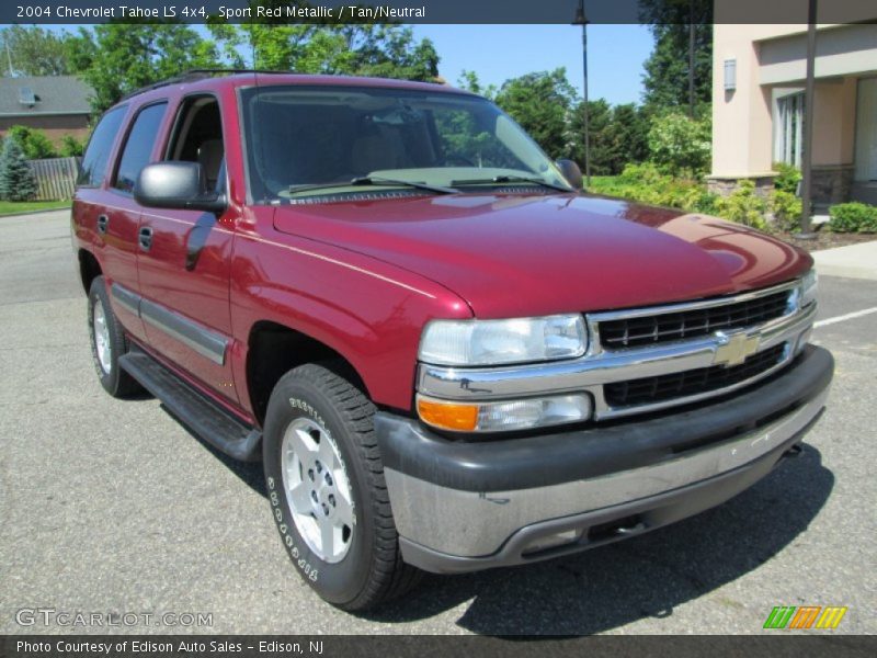 Front 3/4 View of 2004 Tahoe LS 4x4