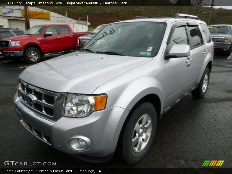 Front 3/4 View of 2011 Escape Limited V6 4WD