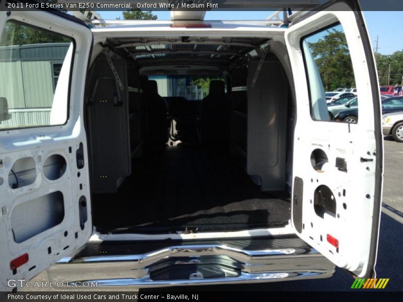 Oxford White / Medium Flint 2011 Ford E Series Van E250 Commercial