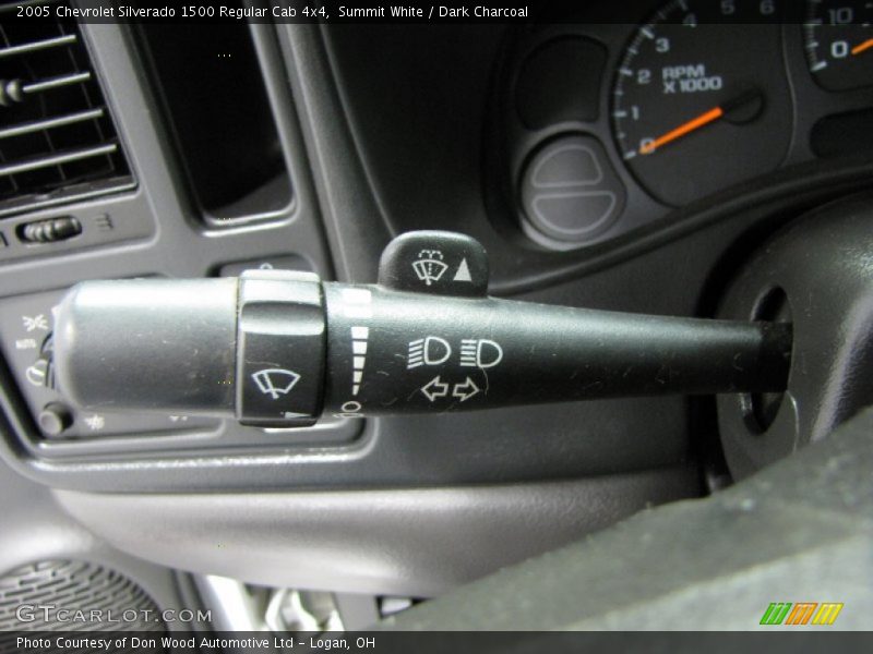 Summit White / Dark Charcoal 2005 Chevrolet Silverado 1500 Regular Cab 4x4