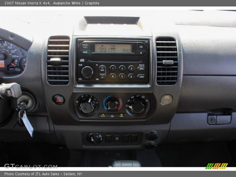 Avalanche White / Graphite 2007 Nissan Xterra X 4x4