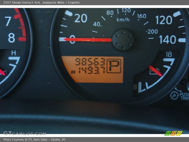 Avalanche White / Graphite 2007 Nissan Xterra X 4x4