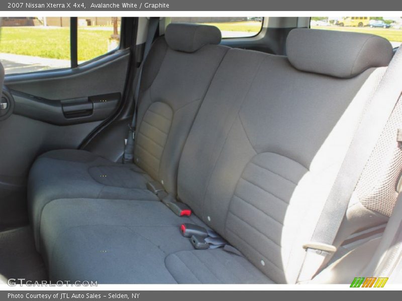 Avalanche White / Graphite 2007 Nissan Xterra X 4x4