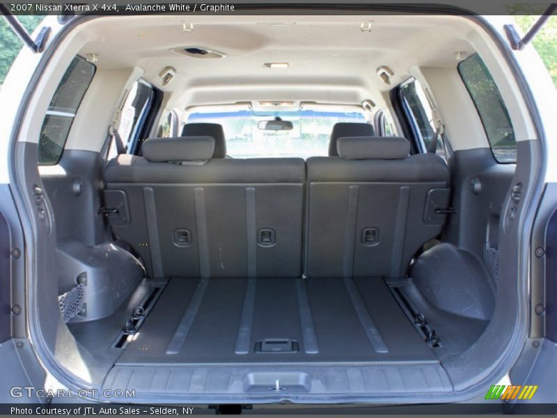Avalanche White / Graphite 2007 Nissan Xterra X 4x4