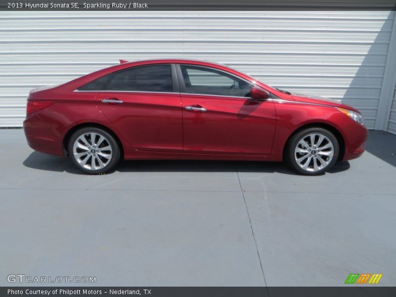 Sparkling Ruby / Black 2013 Hyundai Sonata SE