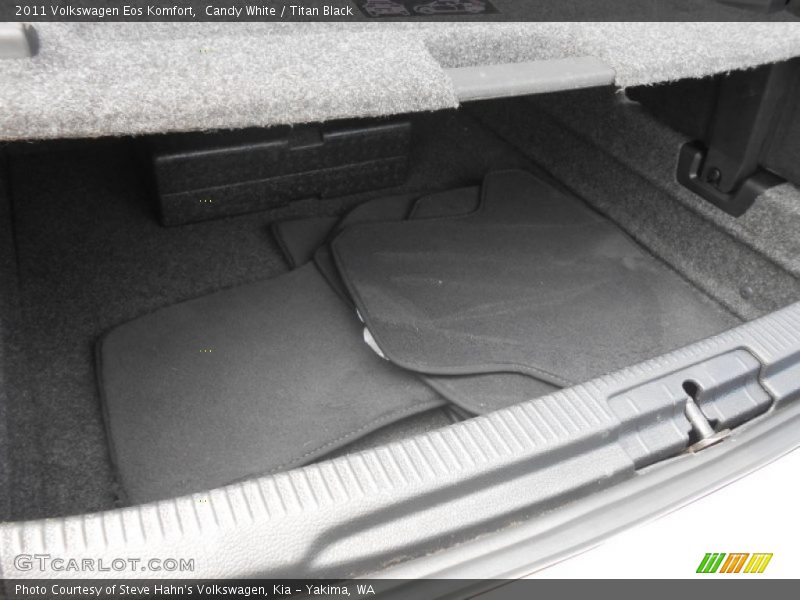  2011 Eos Komfort Trunk