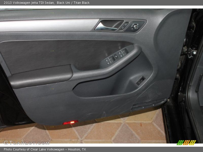 Black Uni / Titan Black 2013 Volkswagen Jetta TDI Sedan